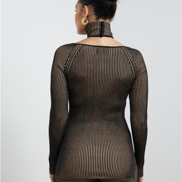 NWT $1099 BALLY Silk Blend Twist Neckline Knit Top Size 4 in Black and Peachy - Picture 2 of 6